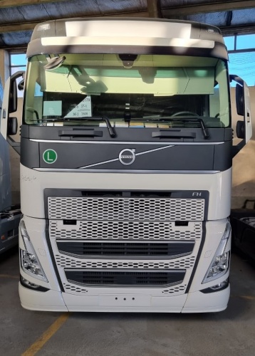 VOLVO  .